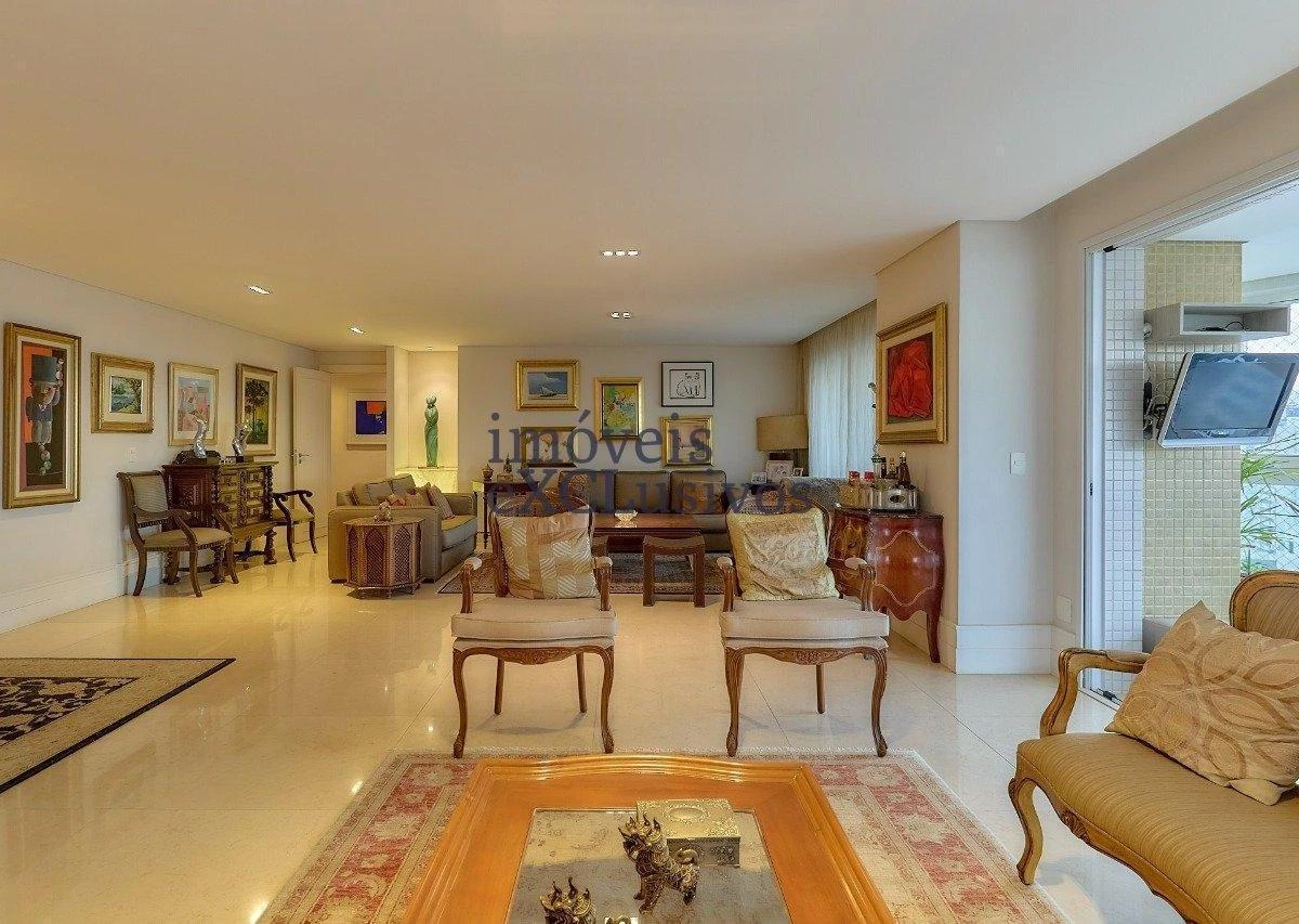 Furnished 240 m² apartment with 3 en-suites — photo 30