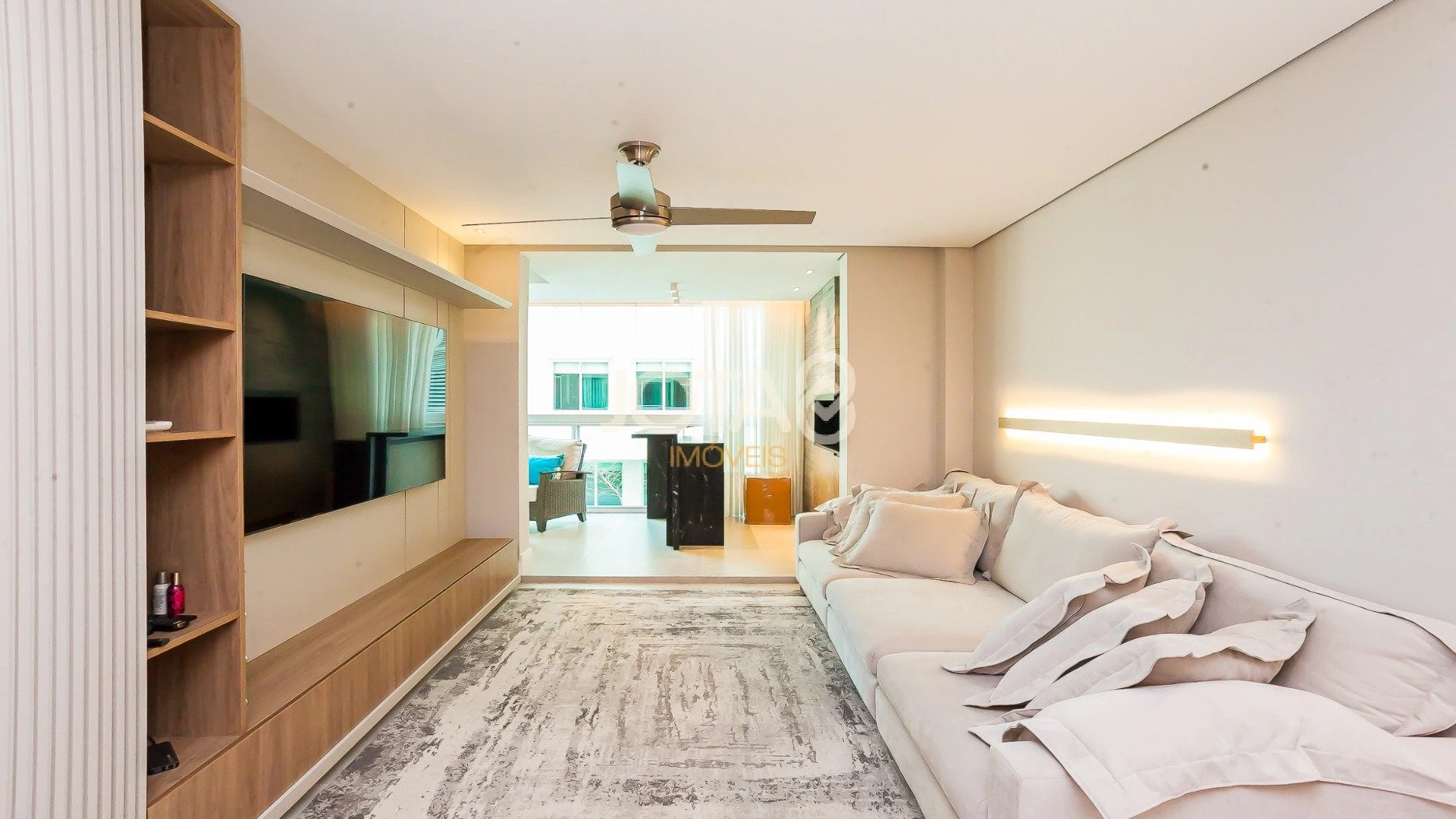 199 m² apartment with 2 bedrooms and a suite, 2 parking — photo 6