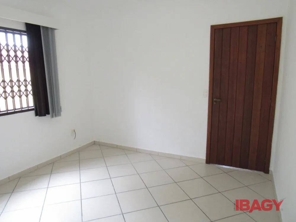 2-bedroom house with a grill on the balcony — photo 14