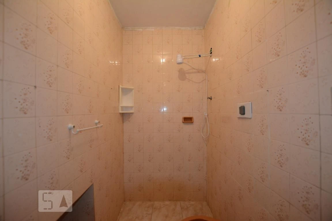 3-bedroom apartment with a glass-enclosed balcony — photo 36