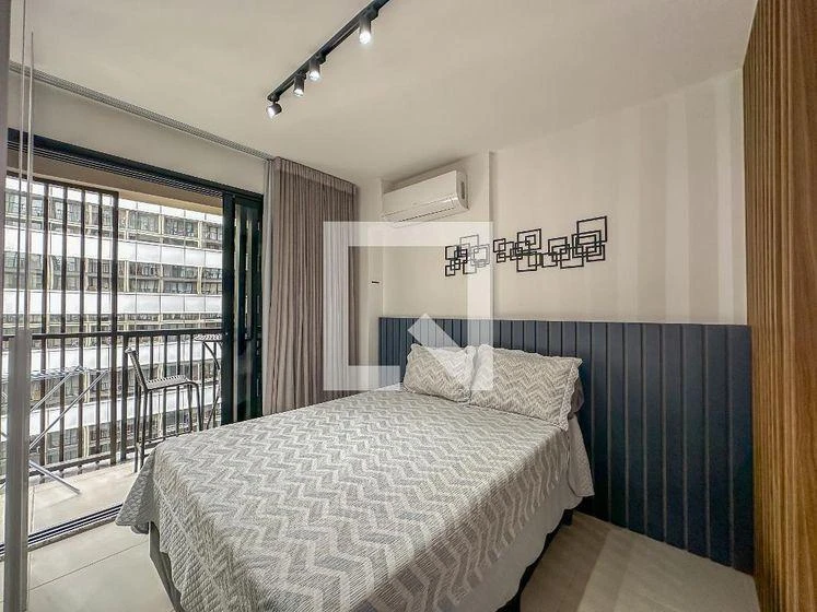 One-bedroom apartment in a building with a gym — photo 5