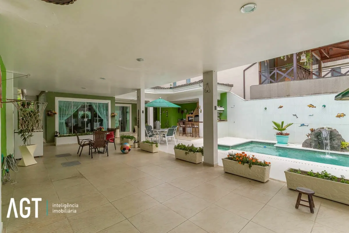 Furnished house with 4 bedrooms, 1 bathroom and 3 parking — photo 2