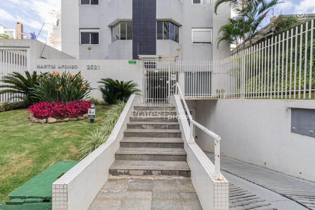 2-bedroom apartment with a private BBQ area — photo 23