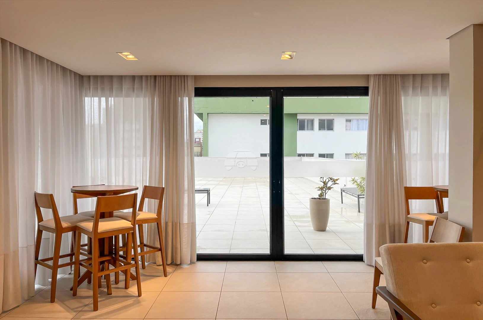 One-bedroom apartment with a home office in Curitiba — photo 15
