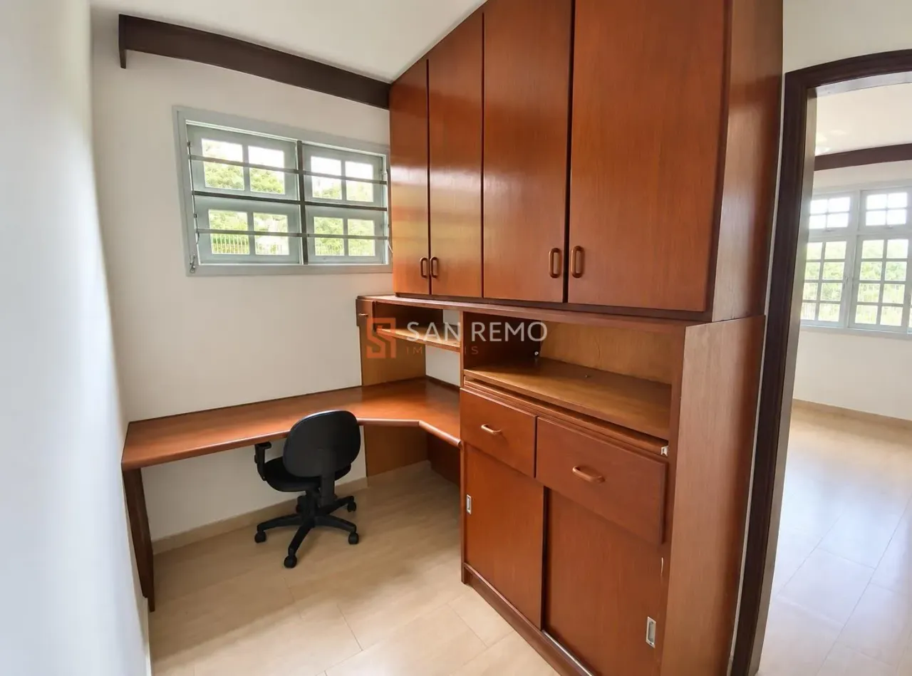 145 m² house with a grill on the balcony and a home office — photo 14