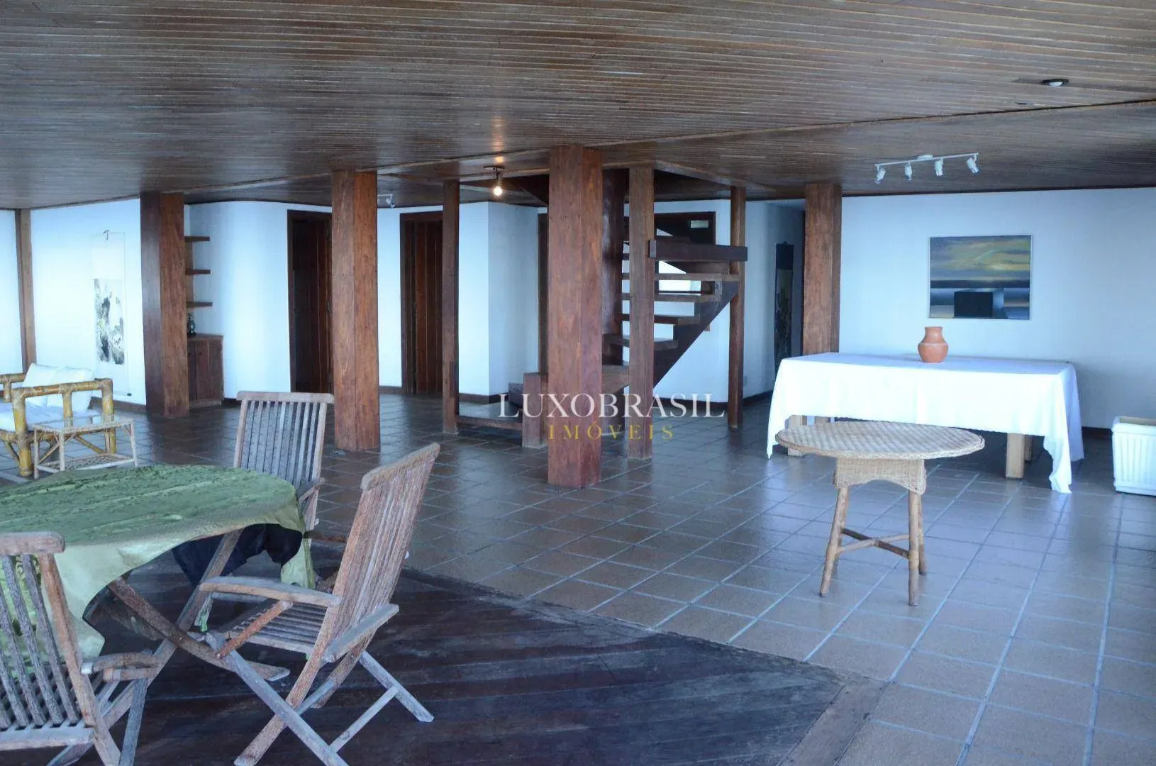 800 m² house with 5 bedrooms and 5 bathrooms — photo 33