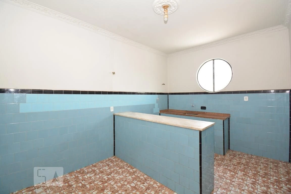 Wood or laminate floors in a 2-bedroom house, 100 m² — photo 7