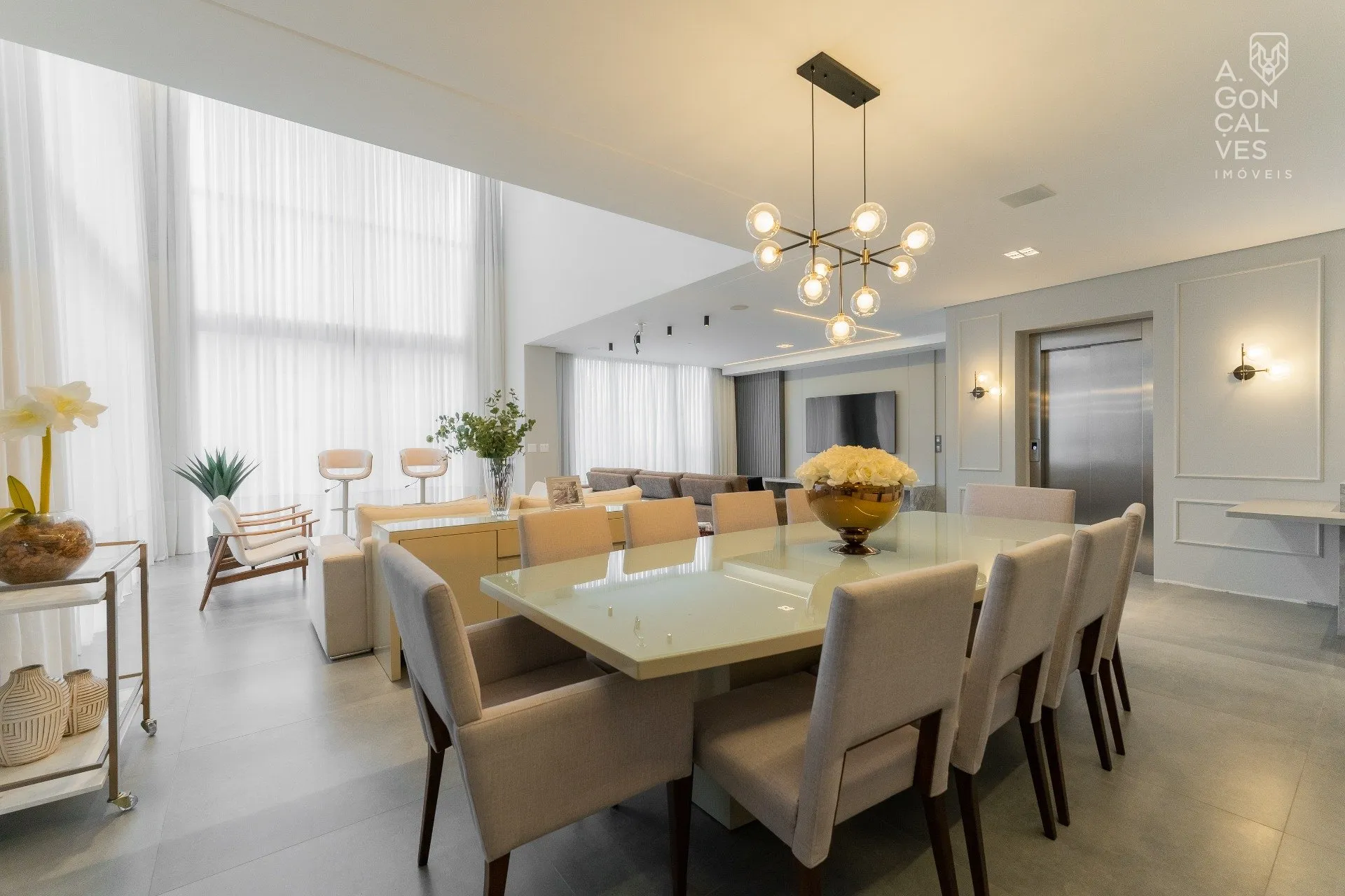 Furnished apartment with 3 bedrooms and open-plan kitchen