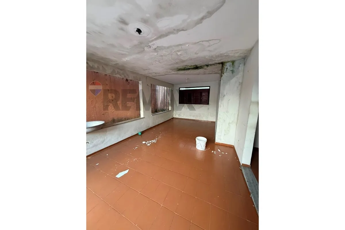 House with 7 bedrooms and 2 en-suite baths, 423 m² — photo 11