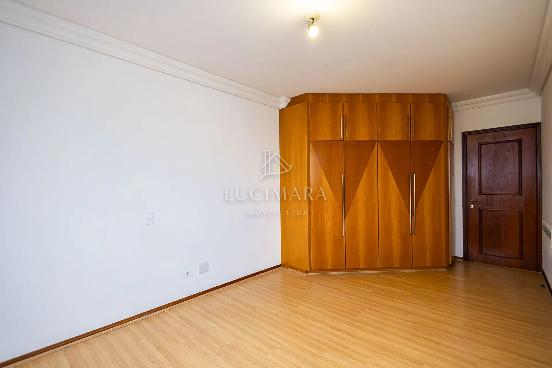 Незамеблированная квартира с 4 спальнями 427 м² — photo 49