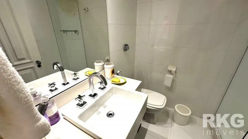 Apartamento mobiliado com 4 quartos e 5 banheiros — photo 20
