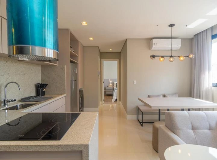 Furnished 1-bedroom apartment with 80 m² and an ensuite — photo 2