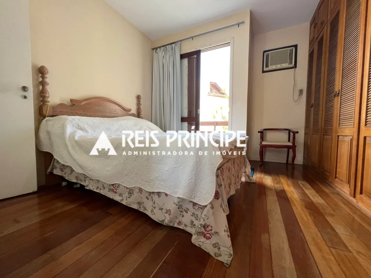 Casa com 5 quartos e 5 banheiros, 5 vagas de garagem — photo 3