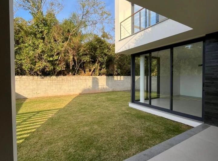 Condo house with 4 en-suite bedrooms, 464 m² and parking — photo 2