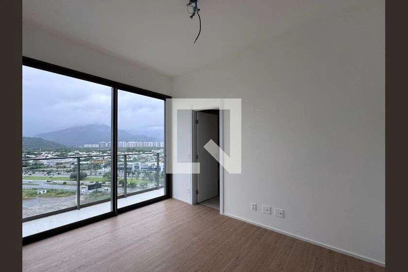Apartment with 4 en-suite bedrooms and floor-to-ceiling windows — photo 20