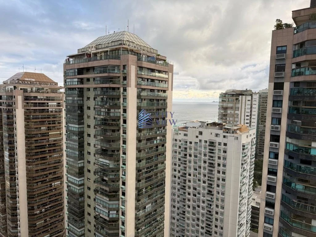 3-bedroom apartment with glass-enclosed balcony — photo 13