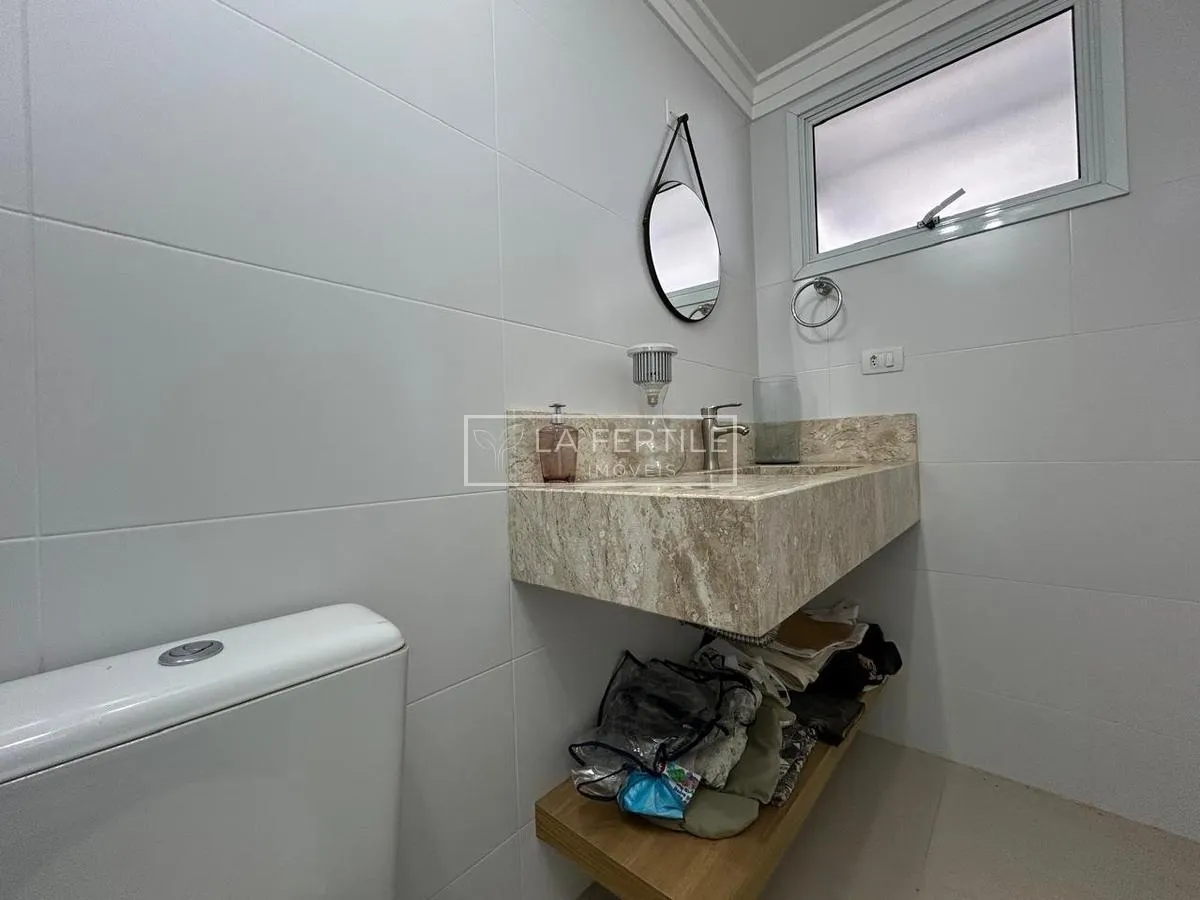 Casa de 3 dormitorios con balcón gourmet en Curitiba — photo 45