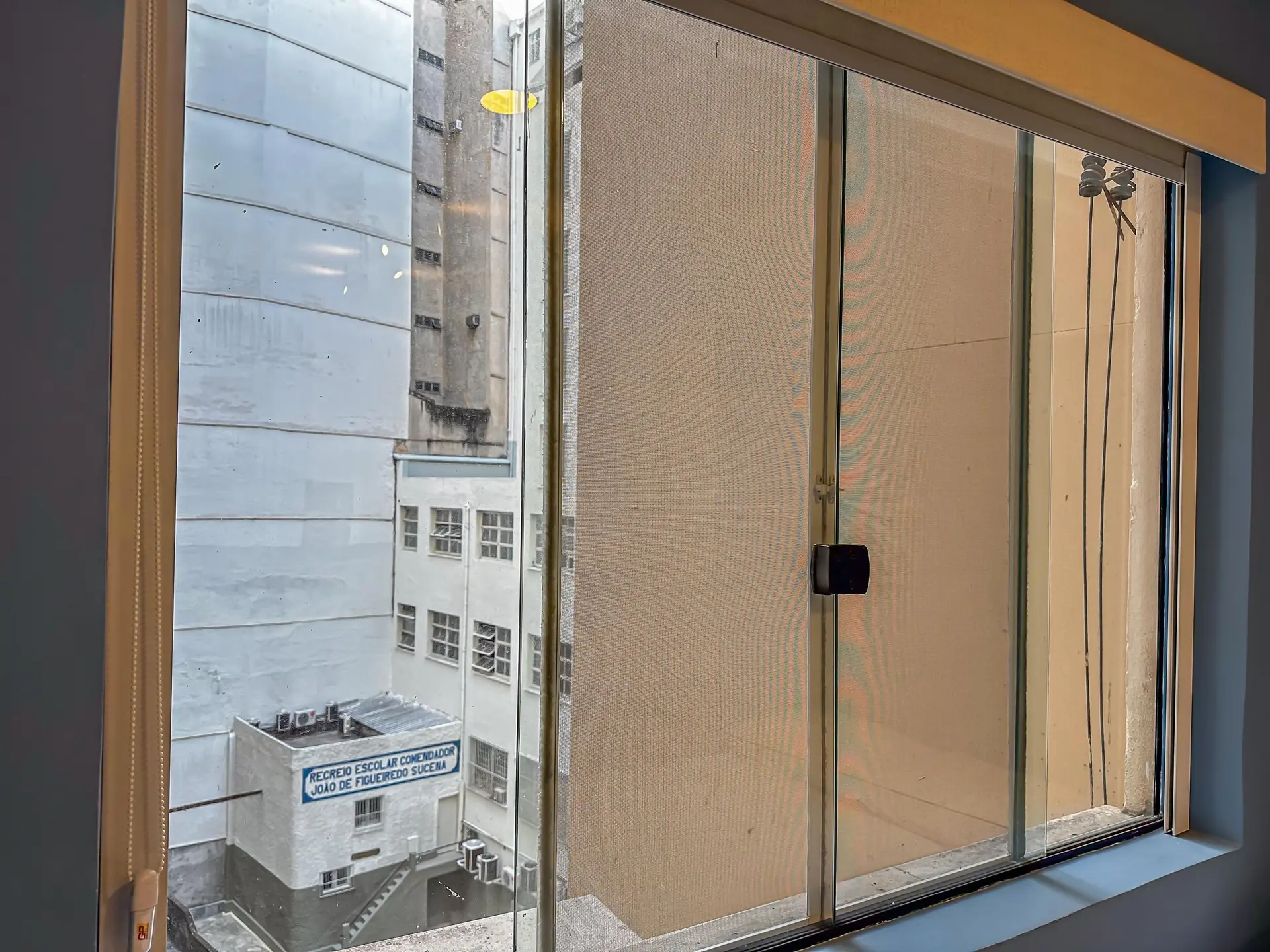 Furnished studio with glass shower and 1 bedroom — photo 10
