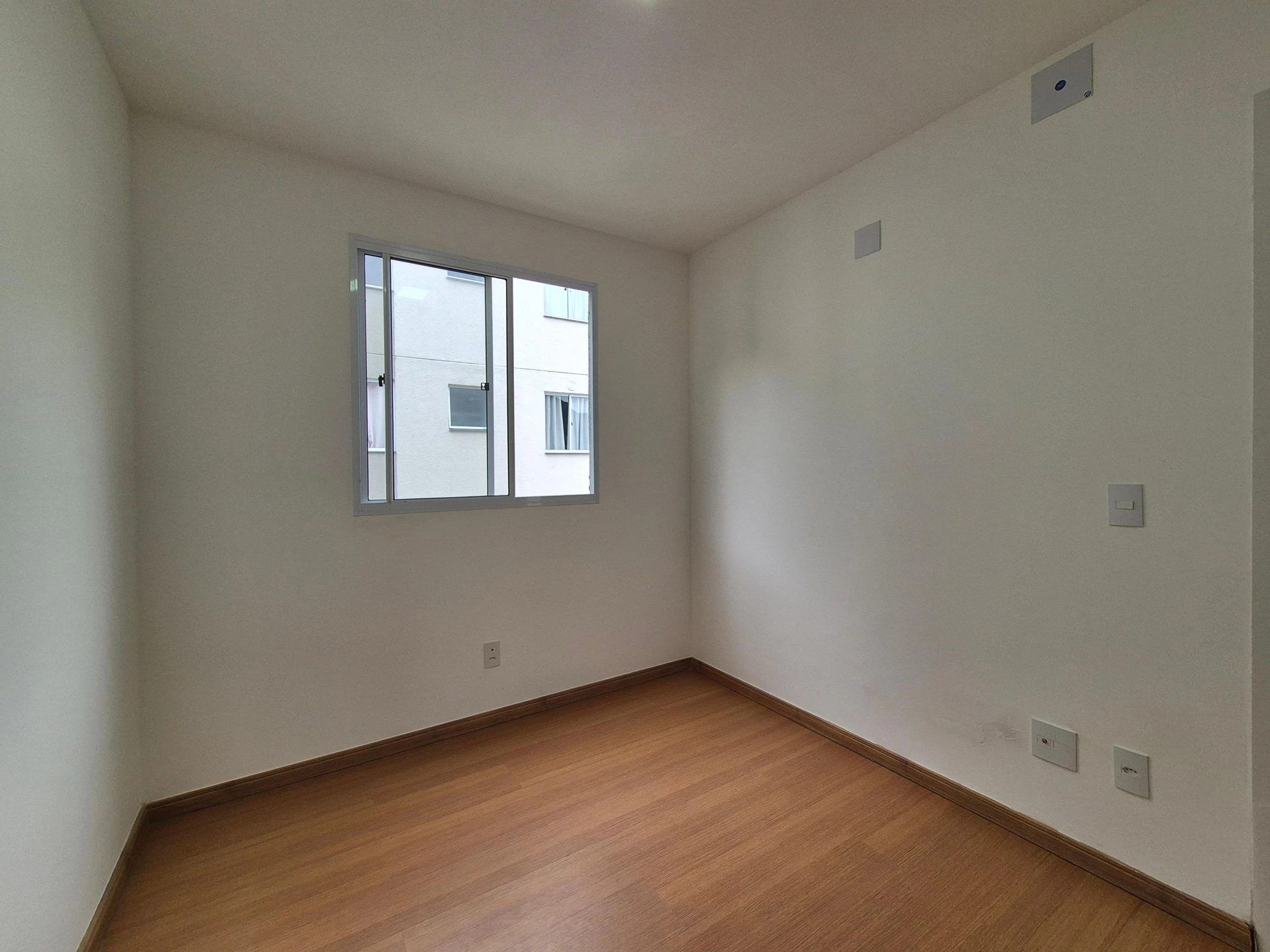 2-bedroom apartment with 1 en-suite and open-air pool — photo 14