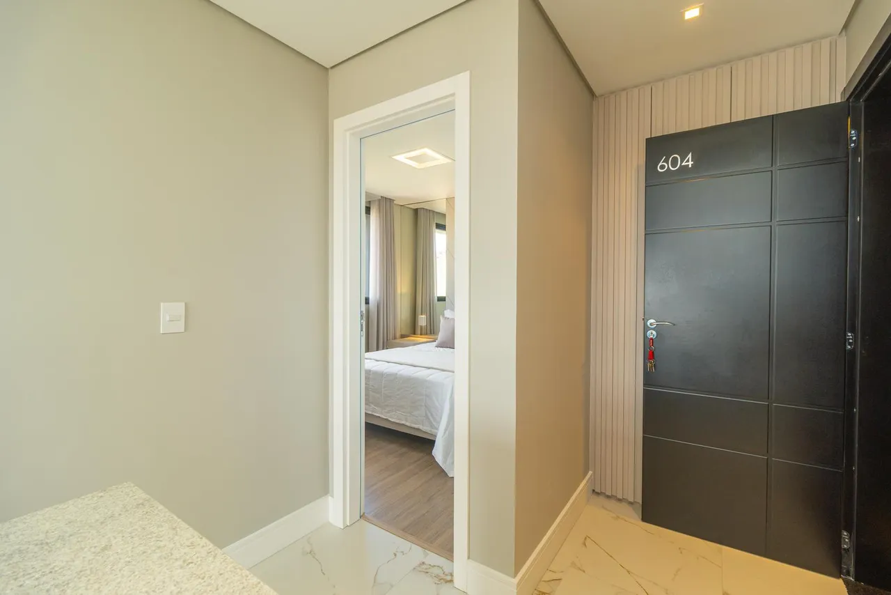 Furnished 1-bedroom apartment with open-plan kitchen — photo 4