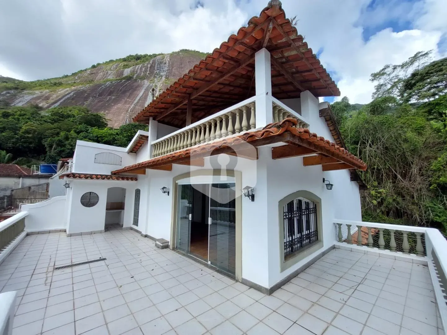 Casa de 4 quartos com vista para as montanhas — photo 13