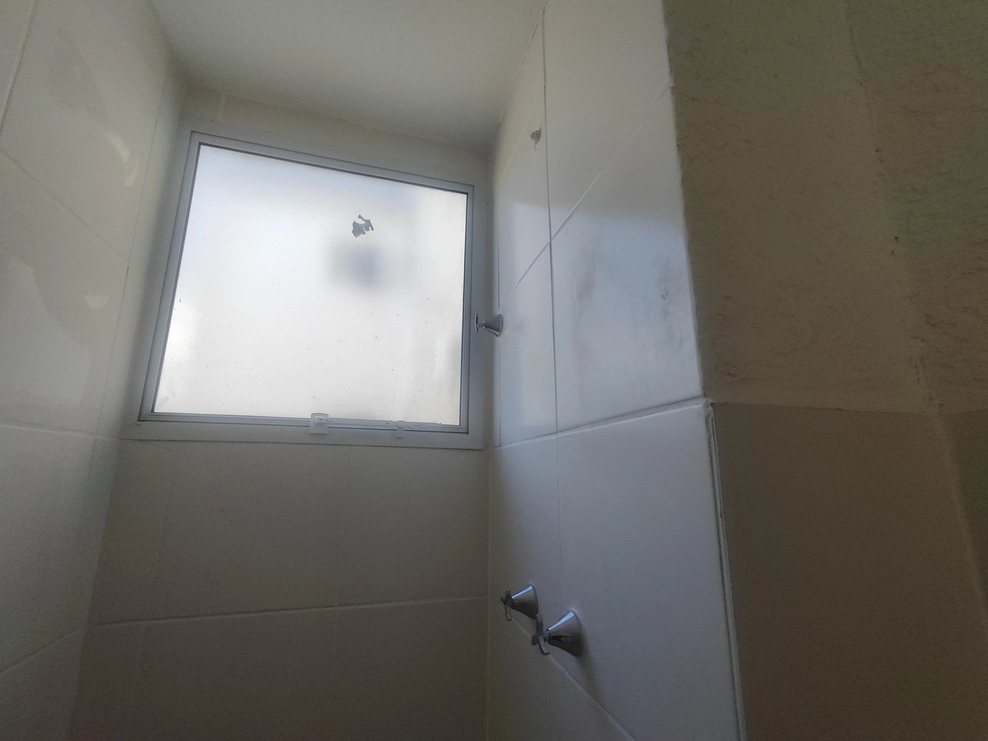 2-bedroom apartment with 1 bathroom and pet allowance — photo 29
