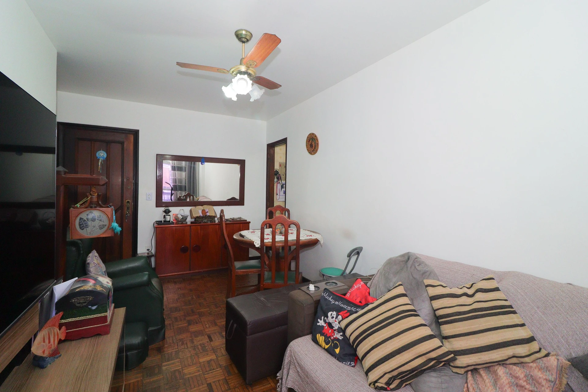 Furnished 3-bedroom apartment with balcony — photo 20