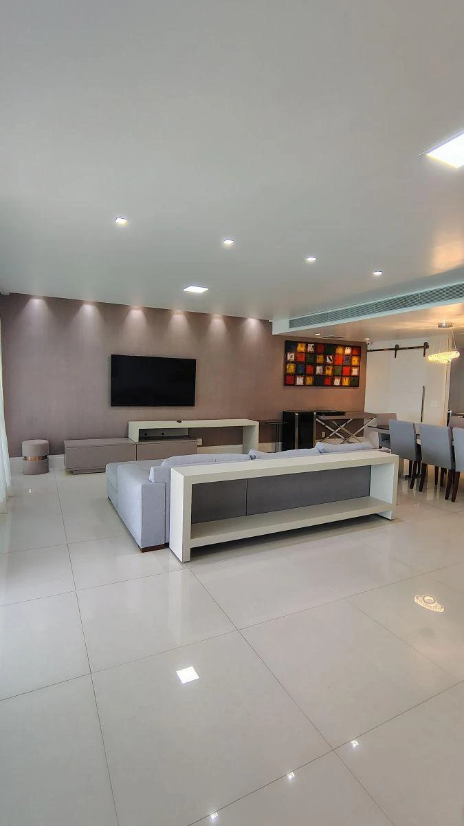 Furnished 249 m² apartment with 3 en-suite bedrooms — photo 5