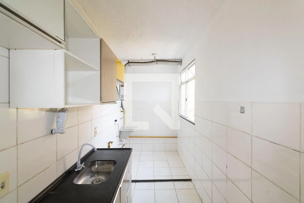 Apartamento sem mobília com churrasqueira na varanda — photo 14