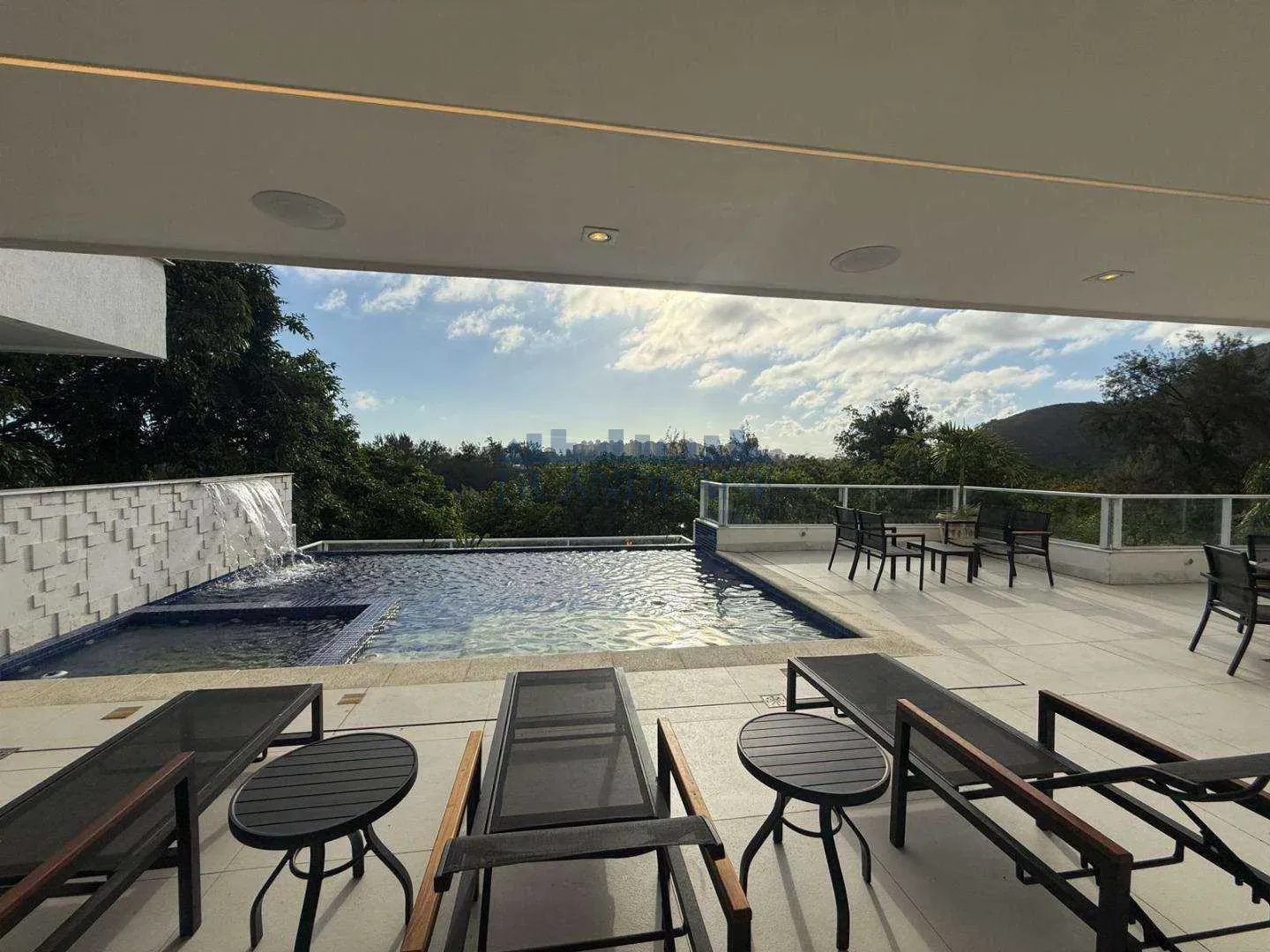Furnished house with 4 en-suite bedrooms and 993 m² — photo 33