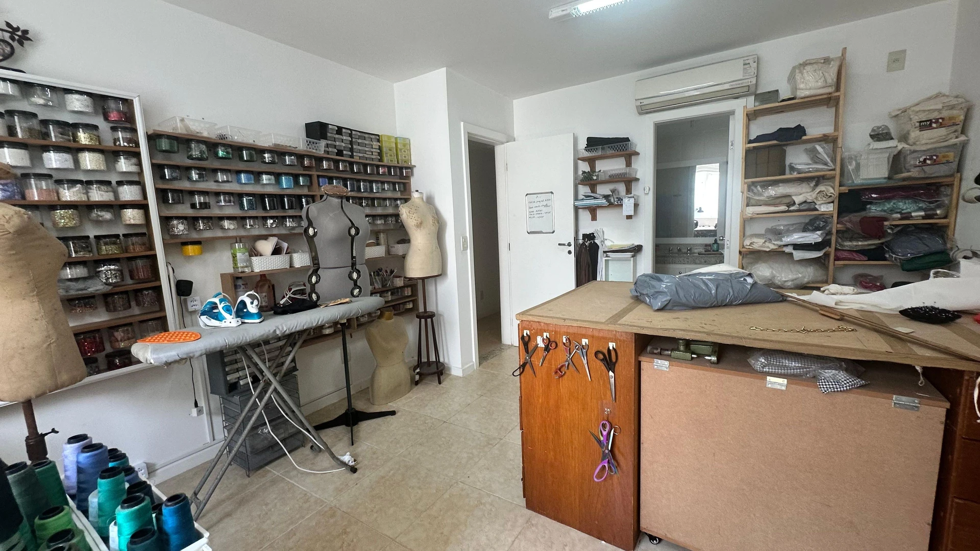 Casa mobiliada em condomínio com 5 quartos e quintal — photo 71