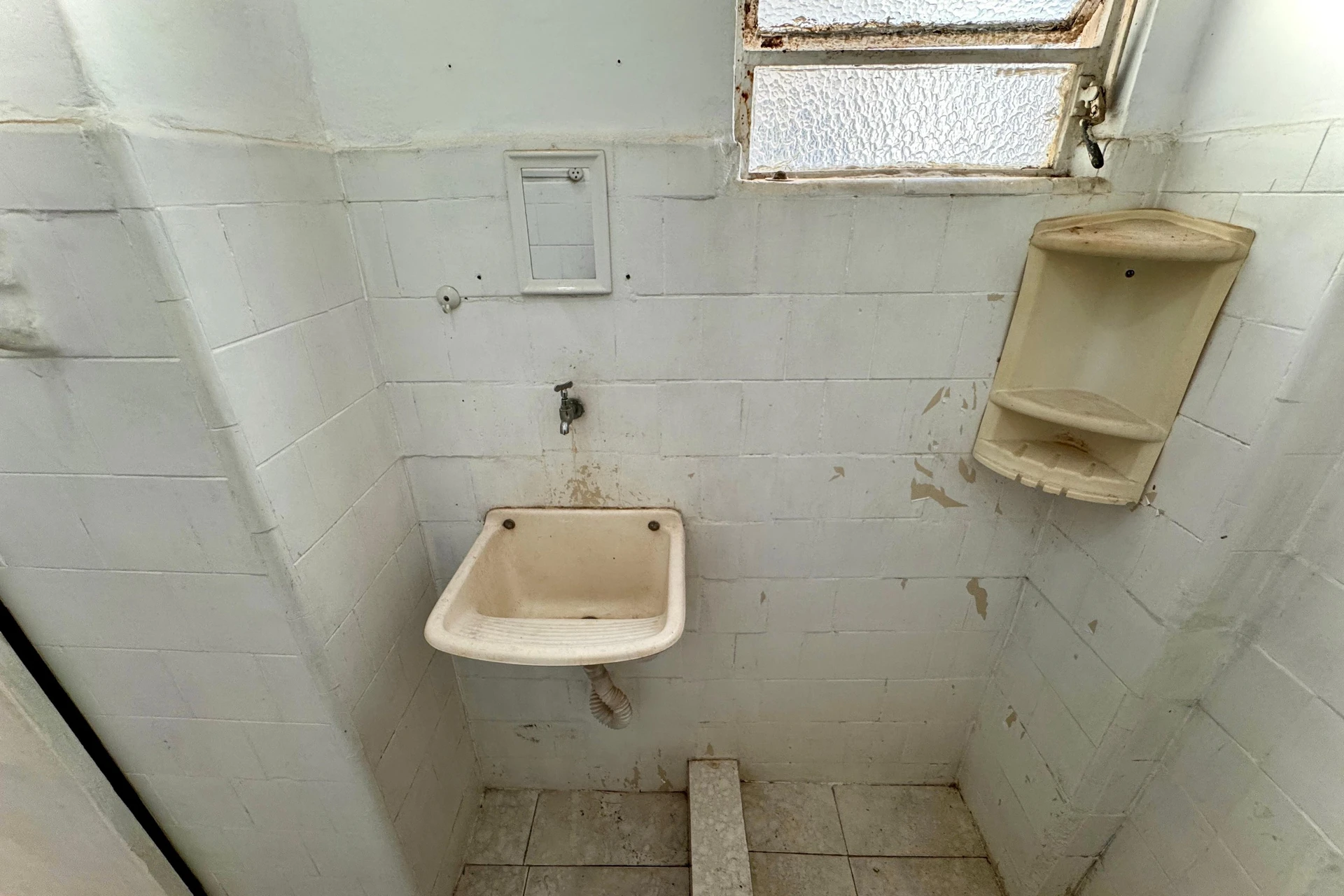 Apartamento de 1 quarto e 1 banheiro com fogão a gás — photo 5