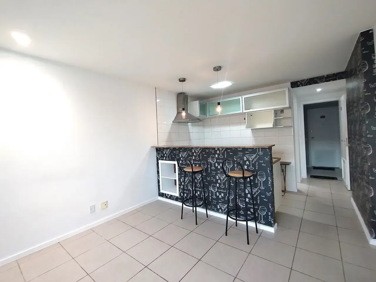 1-bedroom apartment with open-plan gas kitchen — photo 9