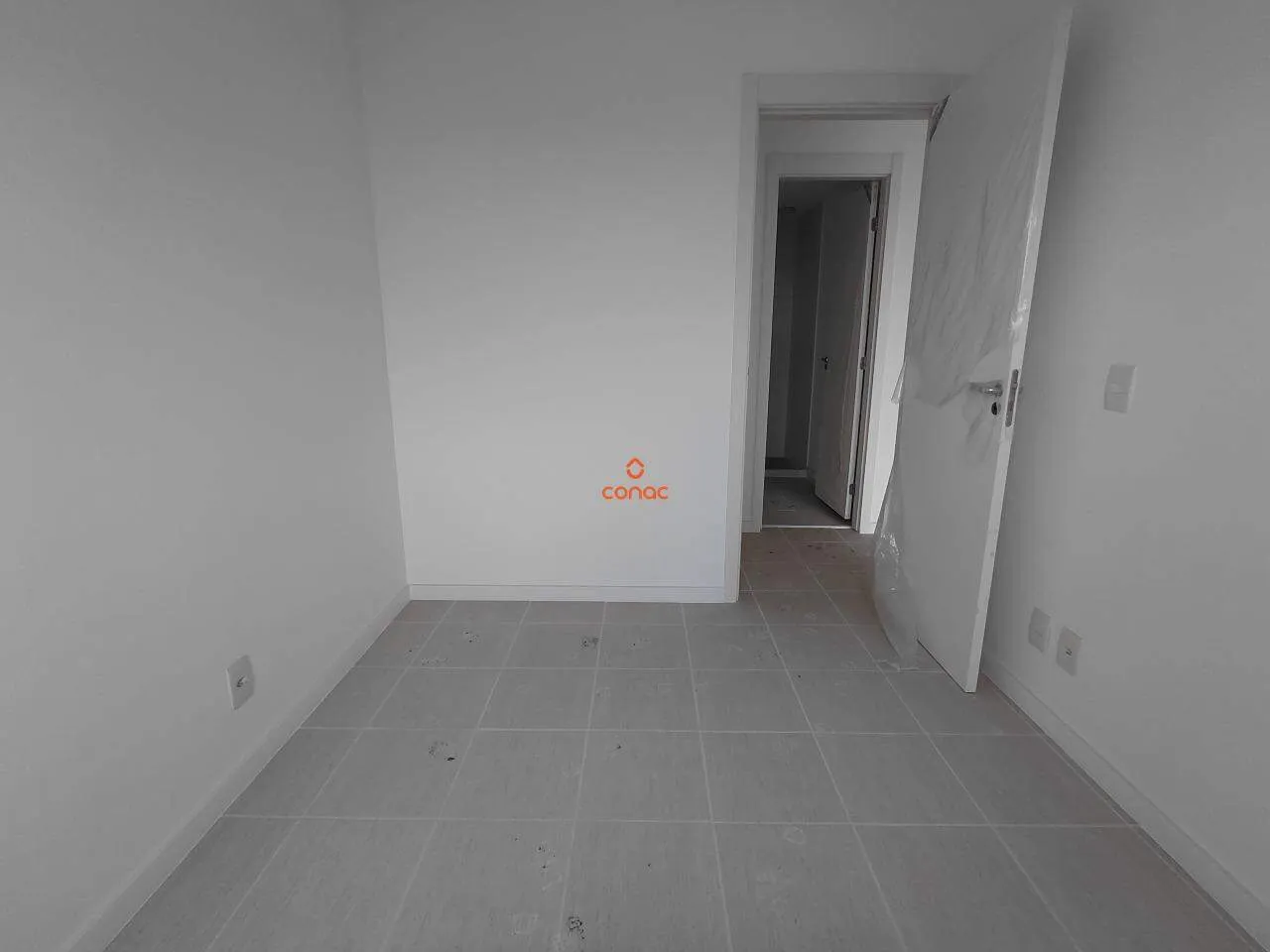 Rental apartment with 2 bedrooms, 2 bathrooms and parking — photo 16