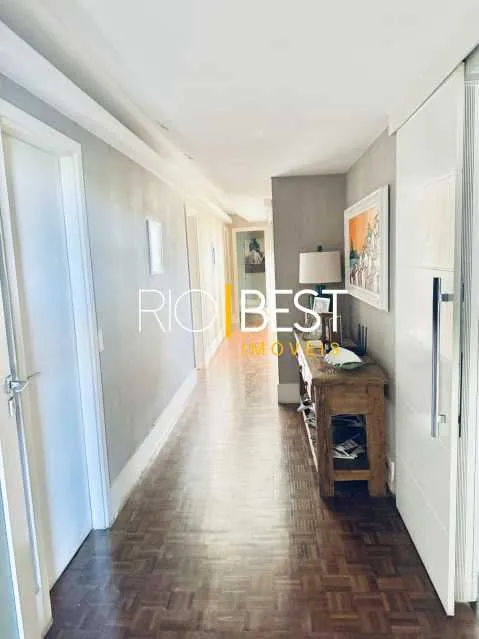 Apartment with open kitchen and gas stove — photo 3