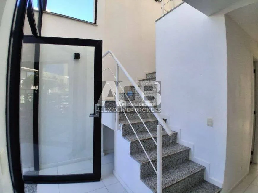 Casa duplex com 3 suítes e cozinha com fogão a gás — photo 15