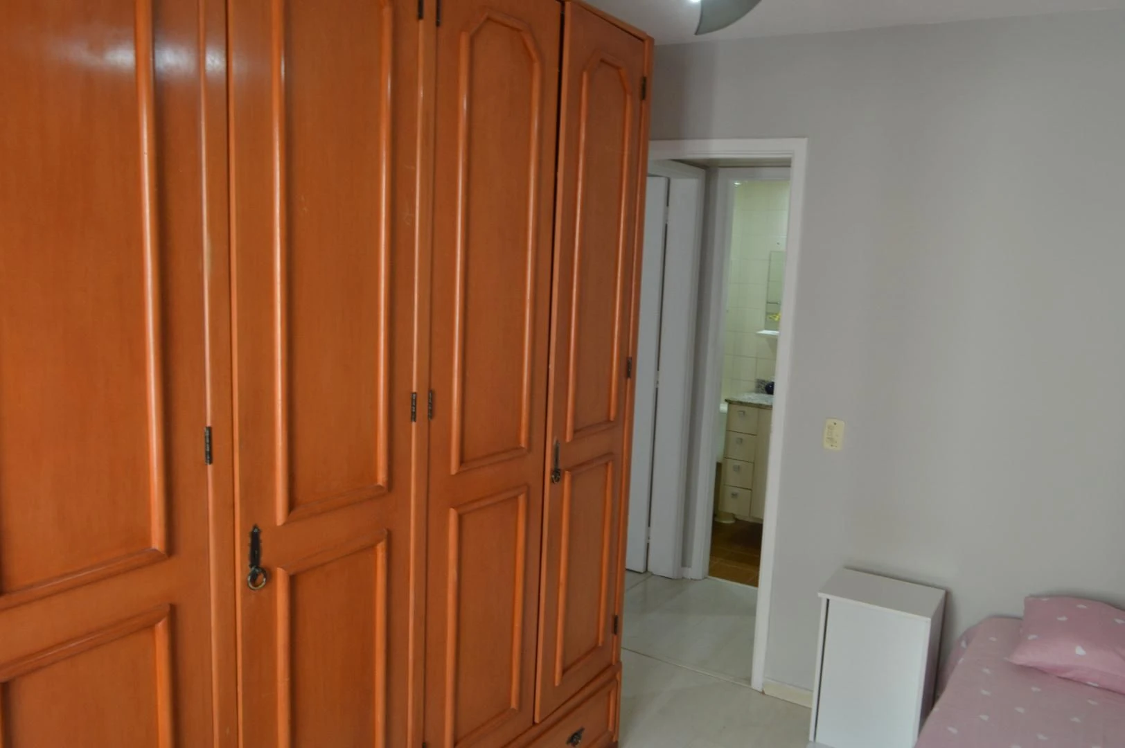 Apartamento amueblado de 2 dormitorios con balcón — photo 21