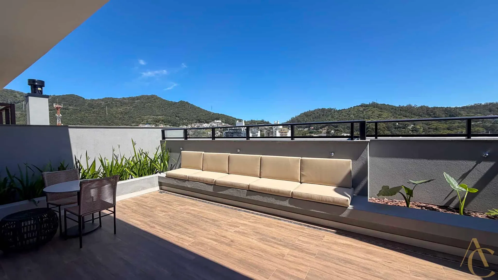 Glass-enclosed balcony in a 2-bedroom apartment, 69 m² — photo 53