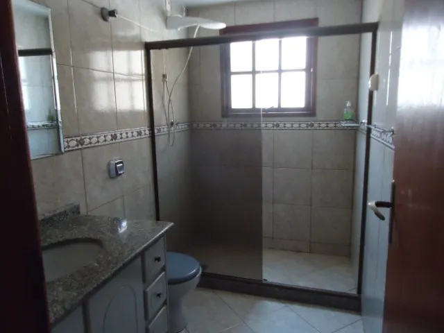 Balcony with a grill in a 3-bedroom house, 175 m² — photo 5