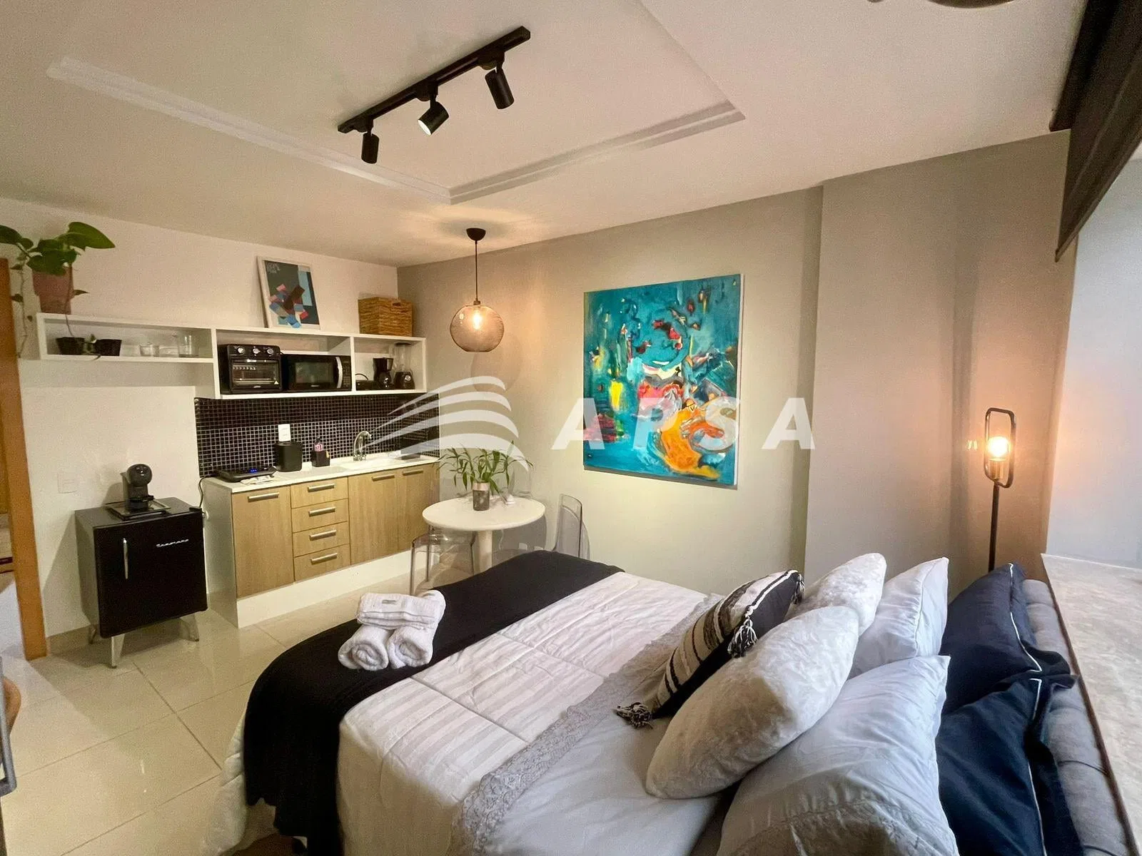 Студия 27 м² со стиральной машиной и панорамными окнами — photo 4