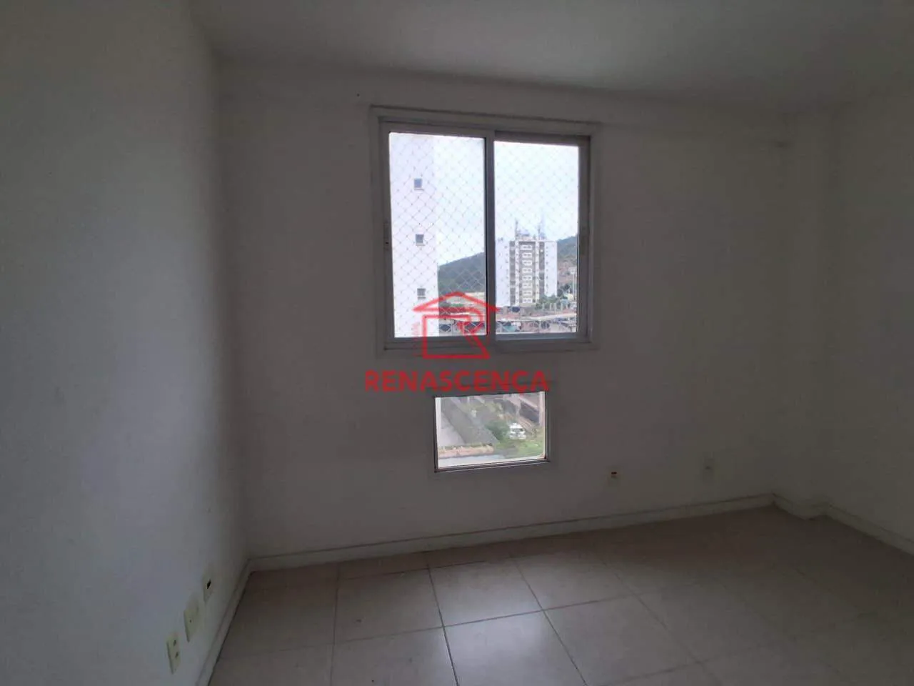 Apartamento de 2 dormitorios con vistas a la ciudad y montañas — photo 7