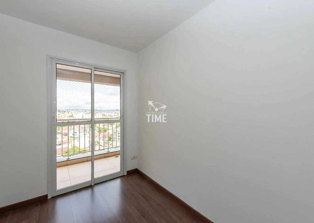 Wood or laminate floors in a 3-bedroom apartment, 69 m² — photo 29