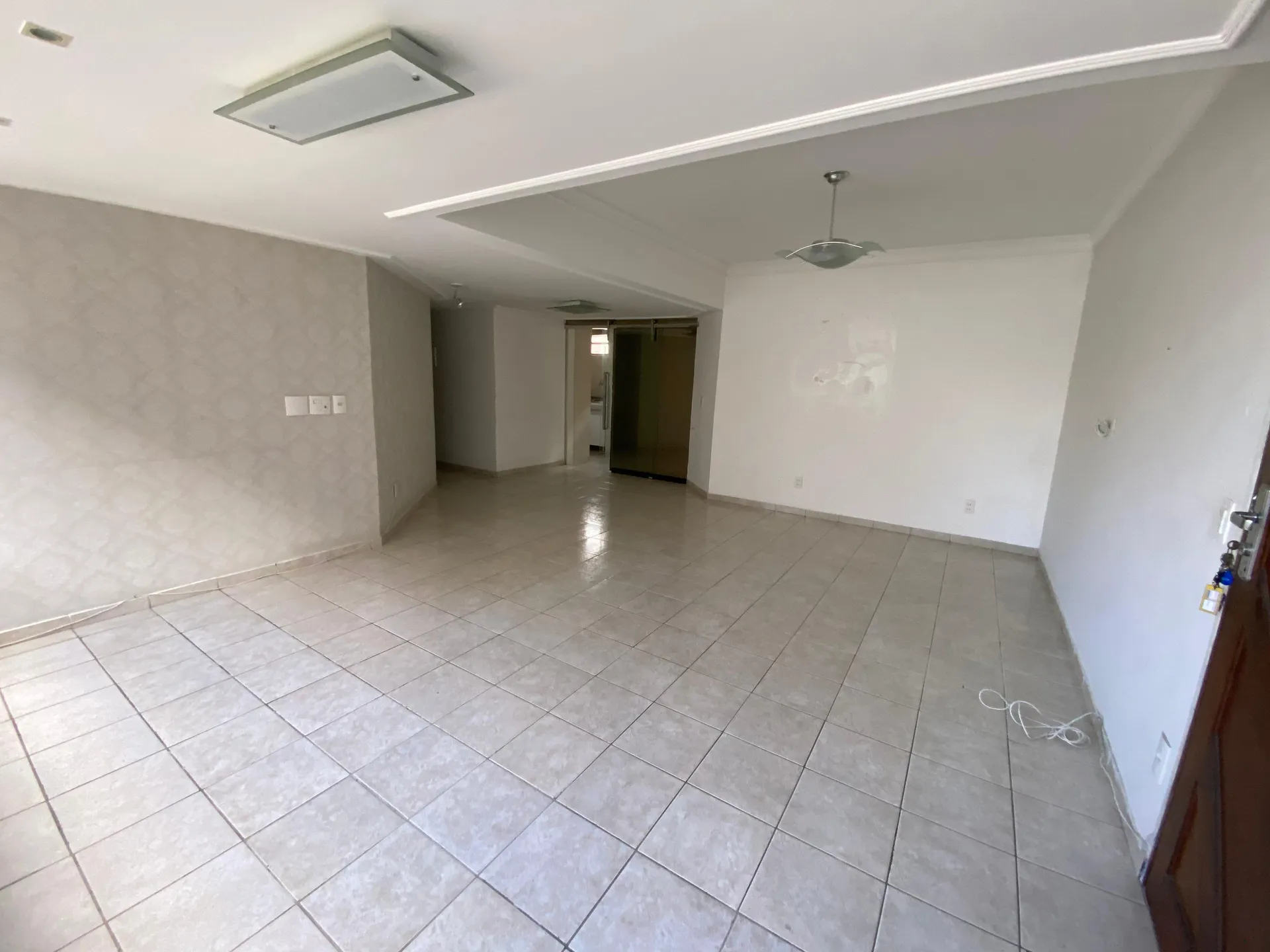 3-bedroom apartment with 121 m² and 2 parking spaces — photo 3