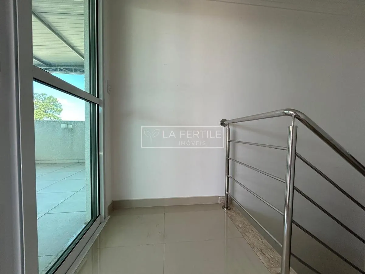 Casa de 3 dormitorios con balcón gourmet en Curitiba — photo 39