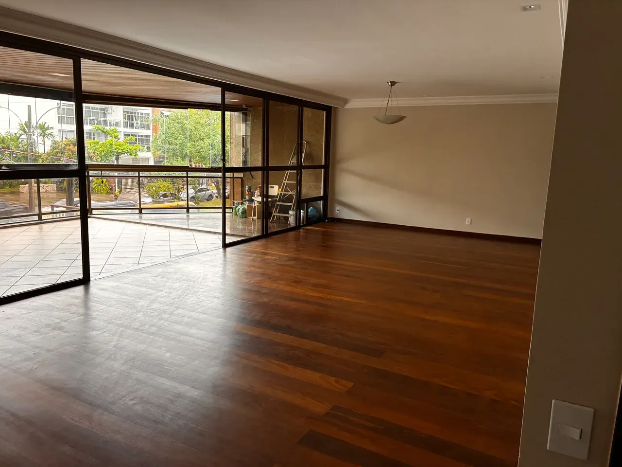 Unfurnished apartment with 3 bedrooms and a balcony — photo 13