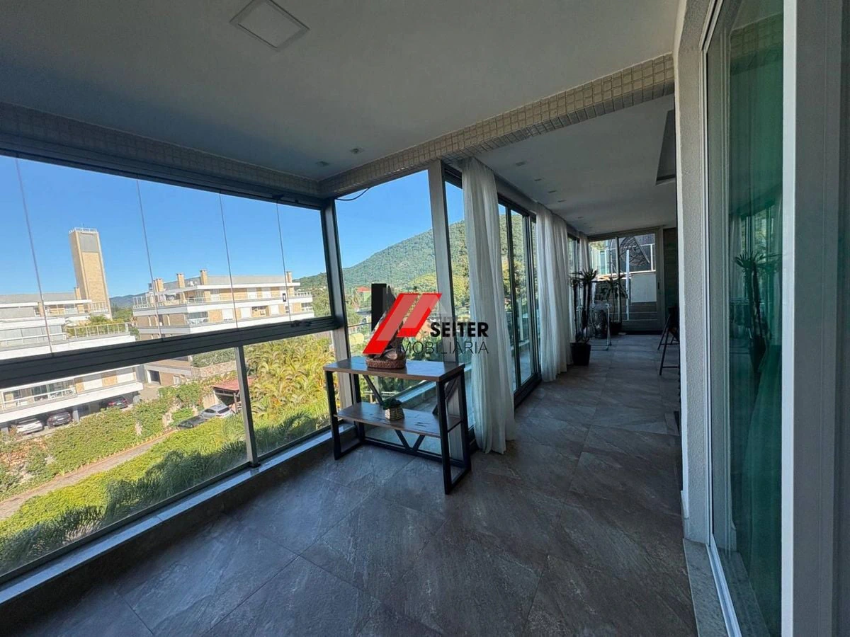 2-bedroom apartment with floor-to-ceiling windows — photo 18