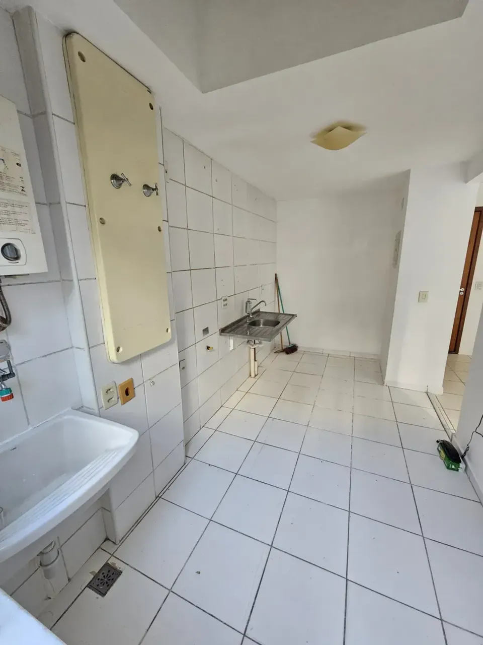 1-bedroom apartment with a balcony and a glass shower — photo 9