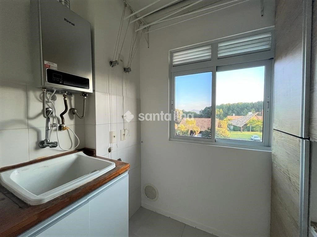 Balcony with a grill in a 2-bedroom apartment, 74 m² — photo 11