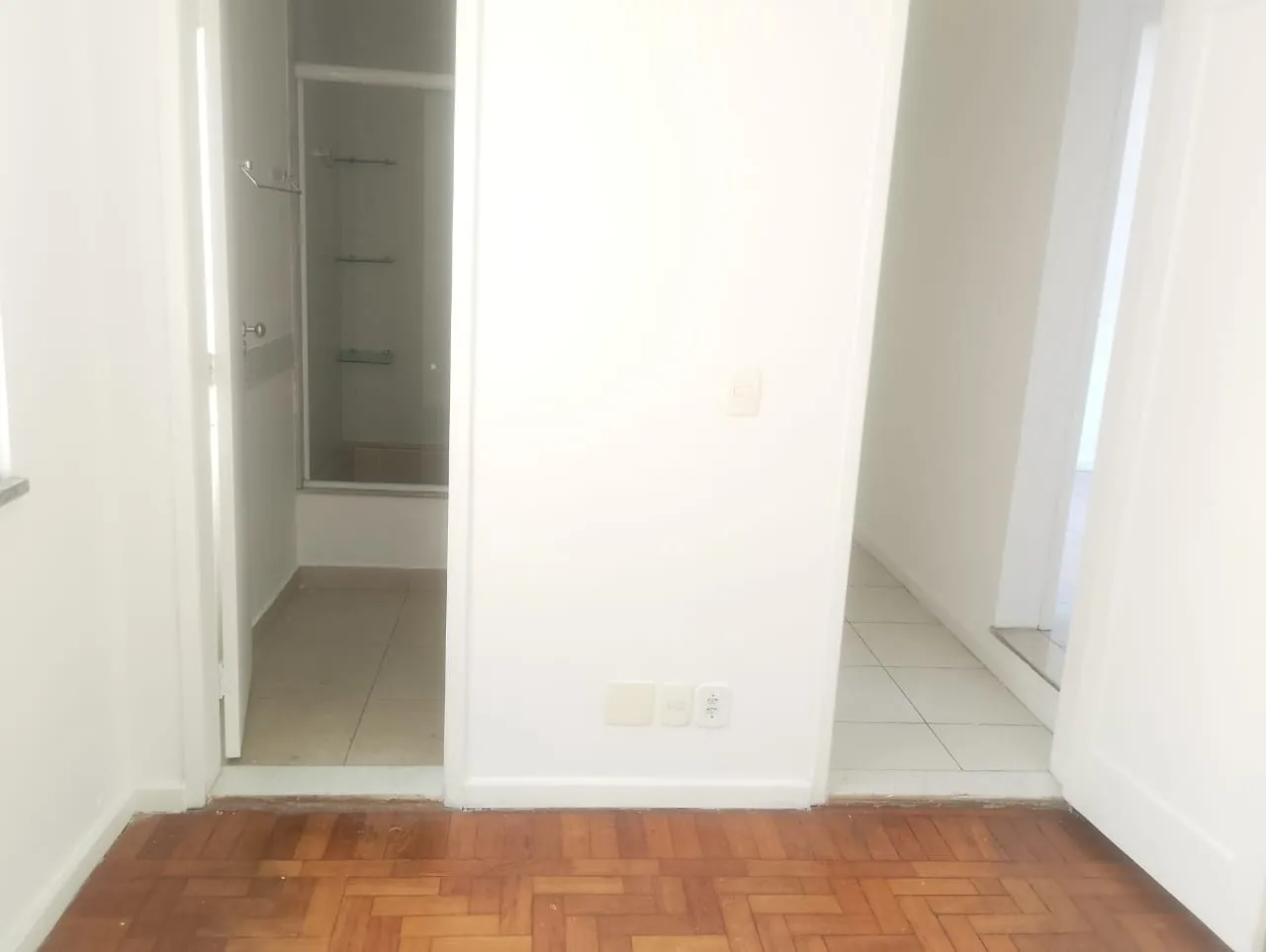 Apartamento com cozinha fechada e 3 quartos — photo 21