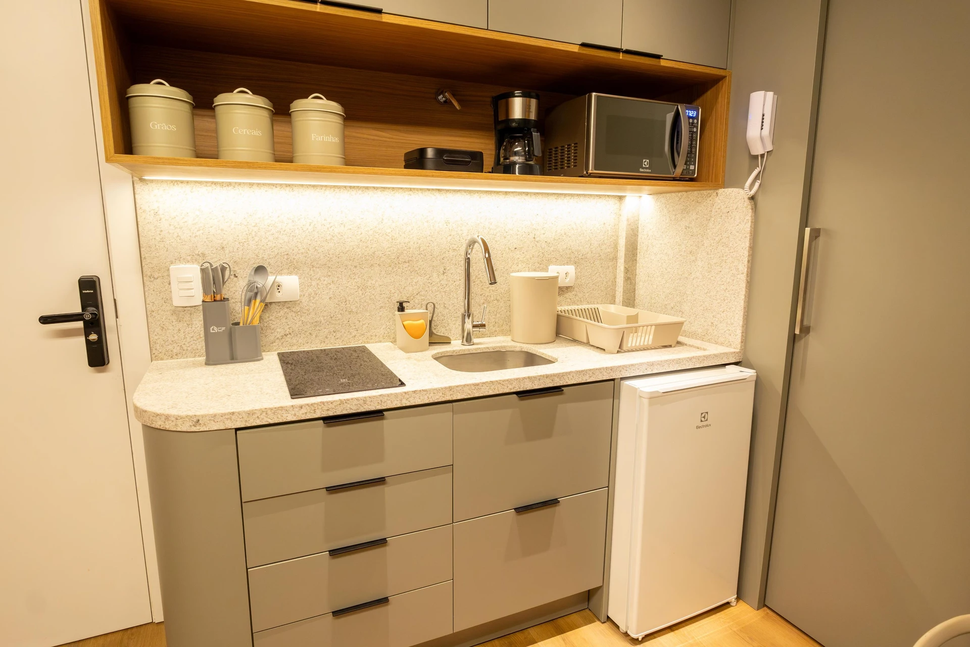 Studio mobiliado, 24 m², com máquina de lavar — photo 3